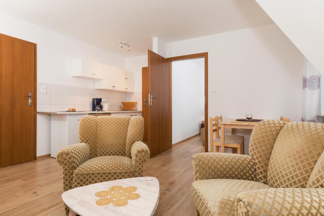 Apartamenty I Stylowe Pokoje Поберово Екстериор снимка